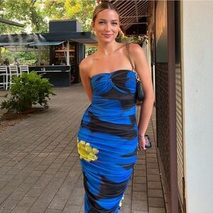 Nwt ZARA BLOGGER FAVE!!! Fitted Strapless Dress NWT Blue